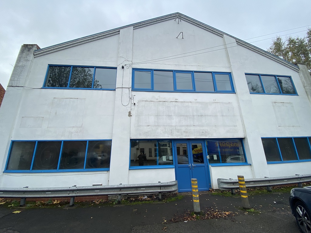 Dudley Road, Brierley Hill, 32 - 34