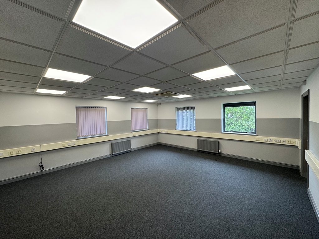Hereward Rise, Halesowen - 11