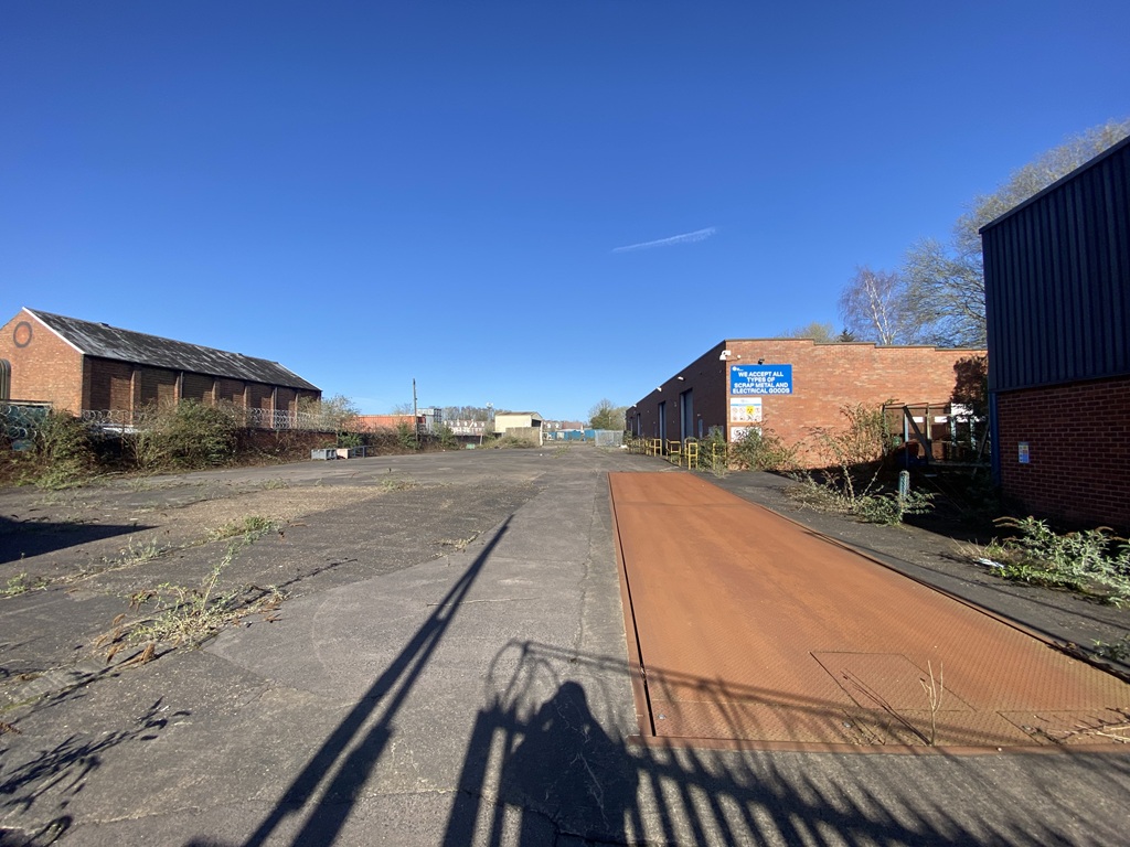 Hewell Road, Redditch - Yard and Premises
