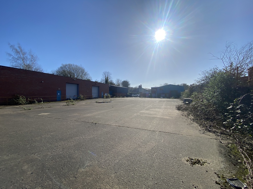 Hewell Road, Redditch - Yard and Premises