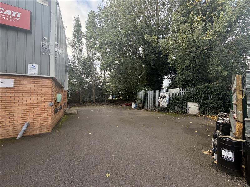 High Street, Pensnett - 20