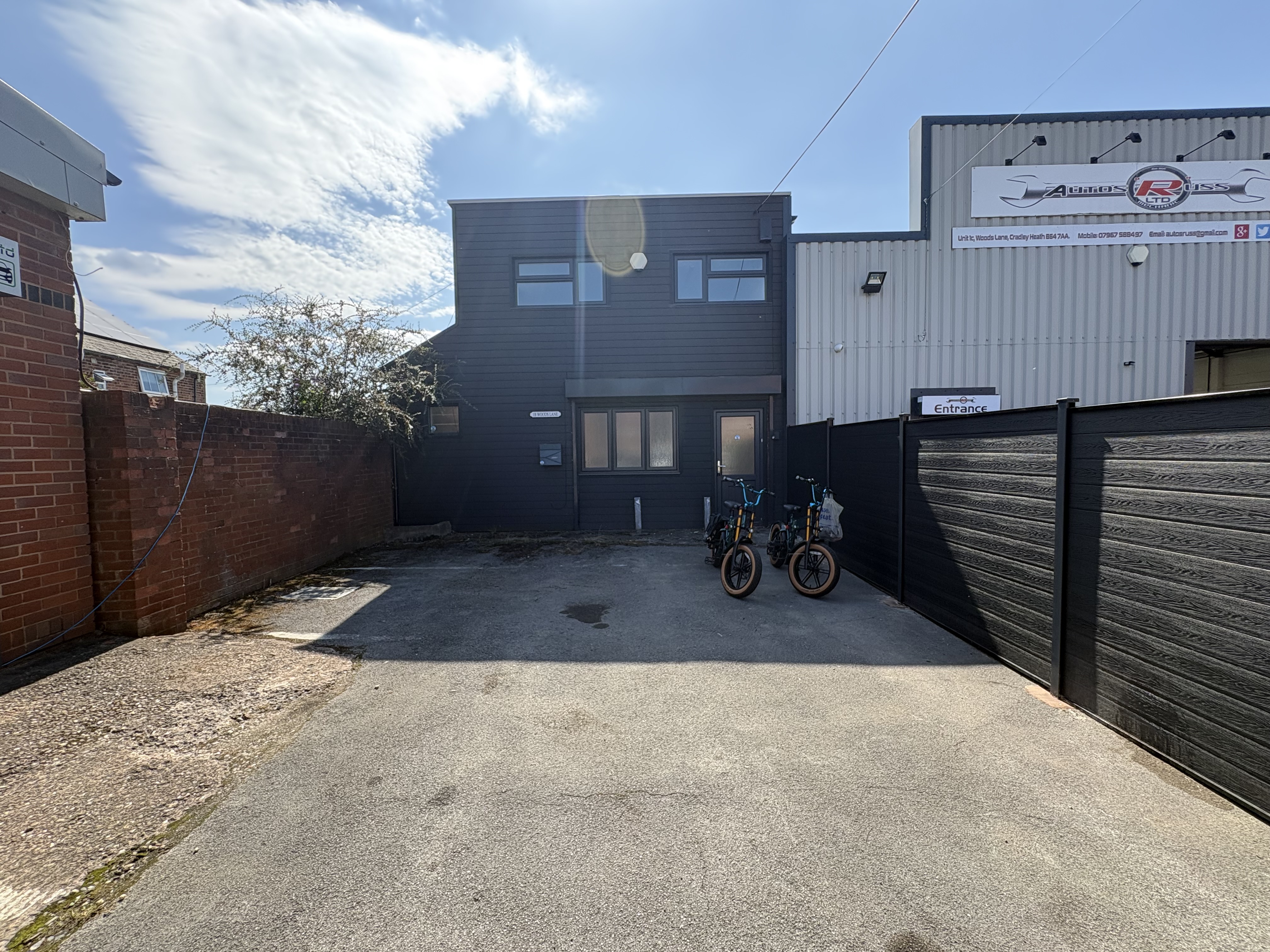 Woods Lane, Cradley Heath - 1A & 1B
